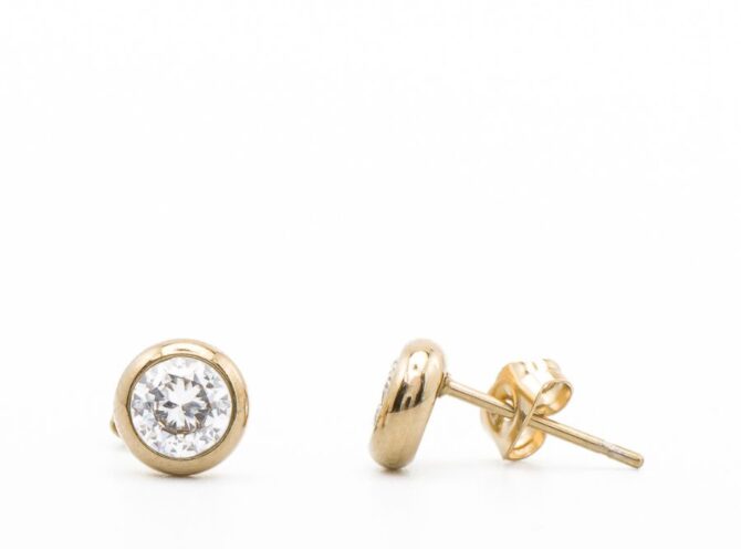 orecchino punto luce tondo oro orecchino punto luce tondo oro