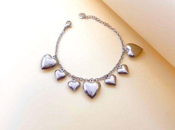 bracciale acciaio con cuori bombati argento bracciale acciaio con cuori bombati argento