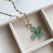 collana acciaio con fiore perline tiffany