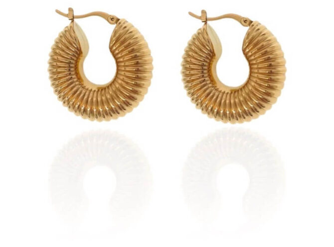 orecchino in acciaio bombato a righe oro orecchino in acciaio bombato a righe oro