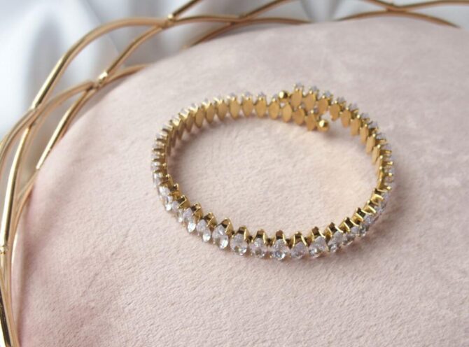 bracciale acciaio regolabile con pietra bianca bracciale acciaio regolabile con pietra bianca