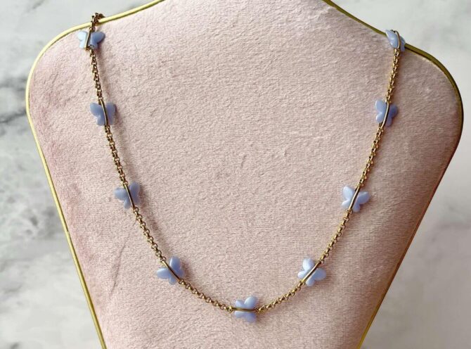 collana in acciaio con farfalle azzurre collana in acciaio con farfalle azzurre