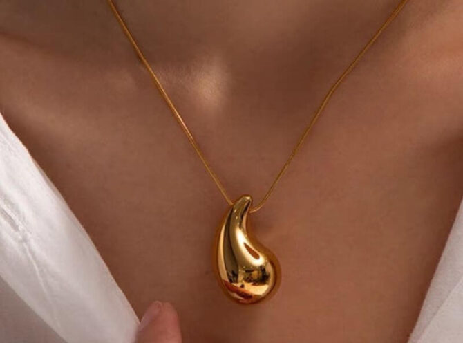 collana a goccia in acciaio collana a goccia in acciaio