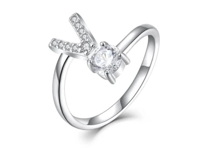 anello acciaio lettera v anello acciaio lettera v